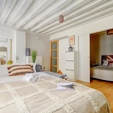 Appartamento Bnbnook - Charming 1br Near Louvre & Palais Royal Parigi
